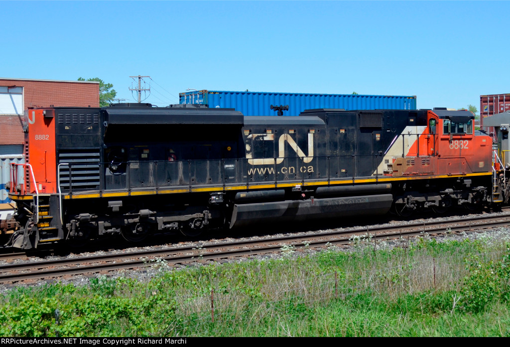 CN 8882